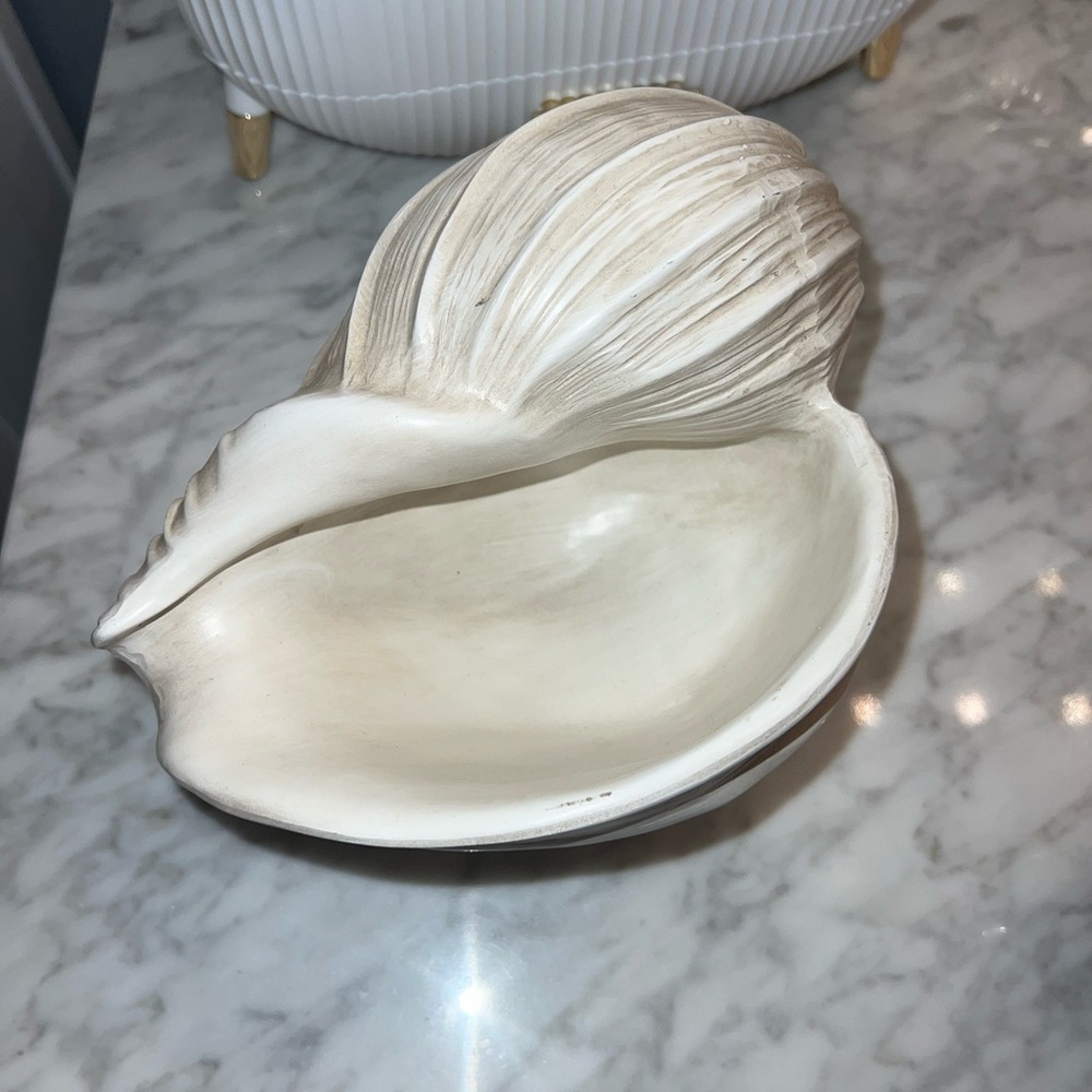 Seashell Storage - Picture 2 of 2